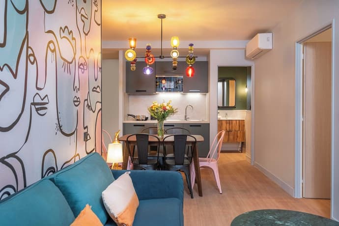 West Paris Suite, Primary image