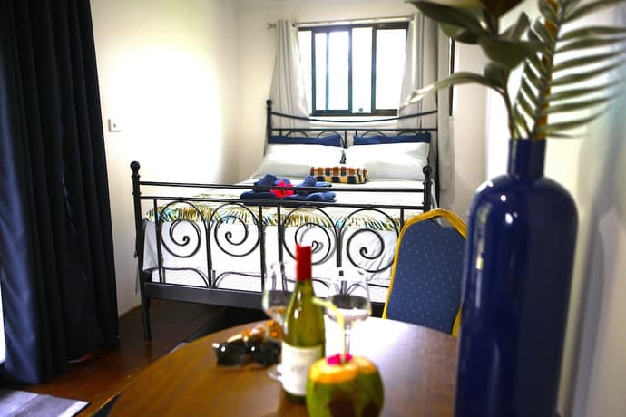 Maui Creek Bures, Primary image