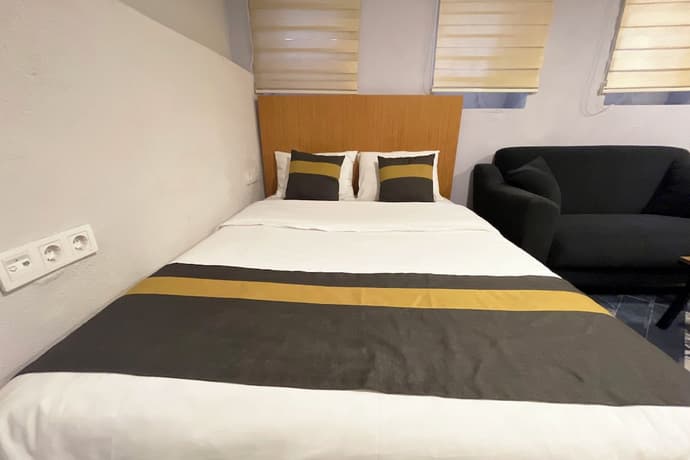 Charming studio apt with fast WiFi and AC near Nisantasi and Taksim #101, Room