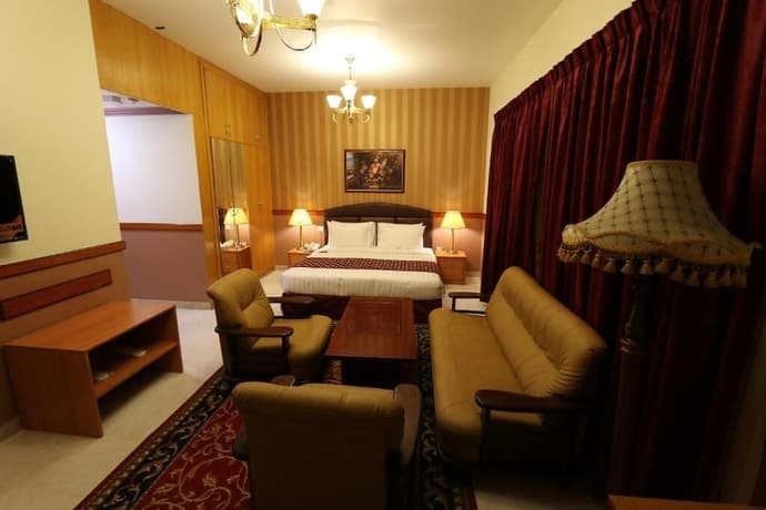 New California Hotel, Room