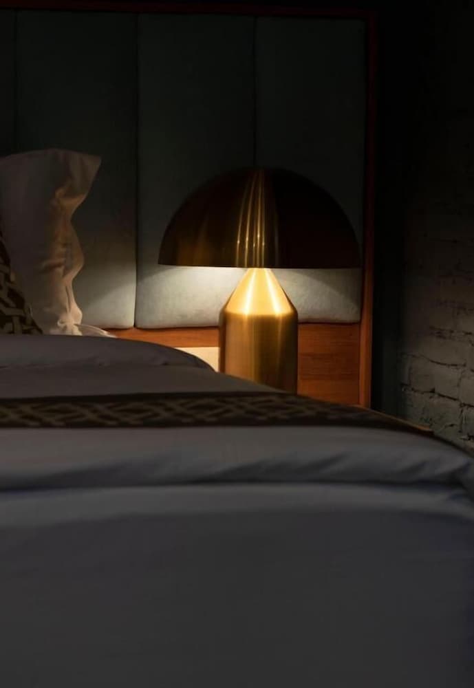 Grand opera Hotel, Room