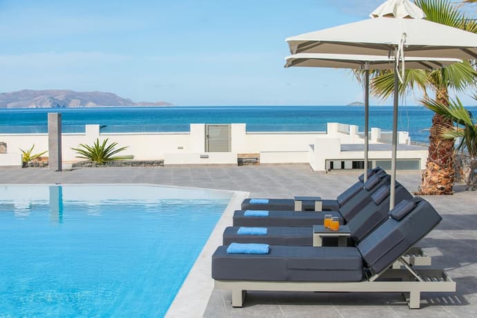 Saint George Gournes Bay, Primary image