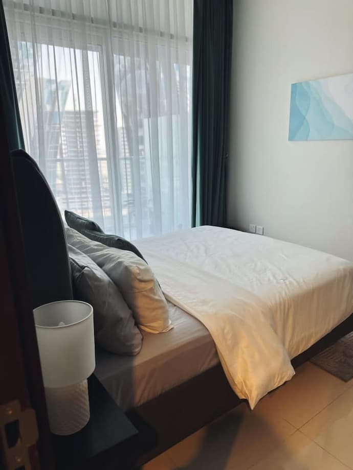 1BHK Burj View. Near Dubai Mall & Metro, Room