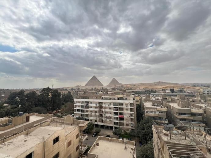 Pyramids View Inn, Primary image