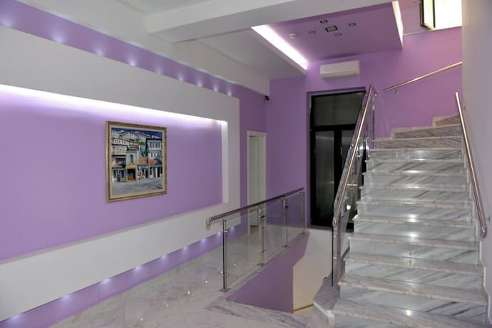 White City  Hotel & Restaurant, Reception