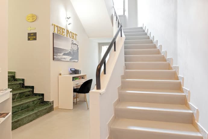 The Port Residence, Reception