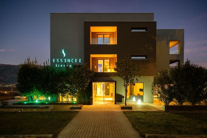 Essence Hotel, Primary image