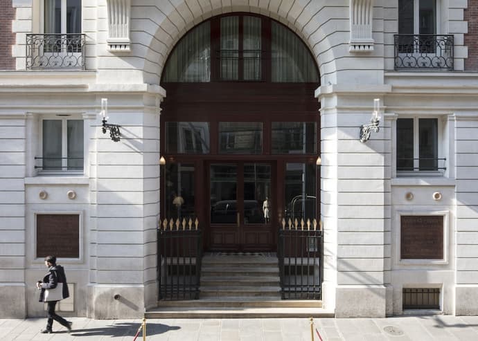 Les Bains Paris, Primary image