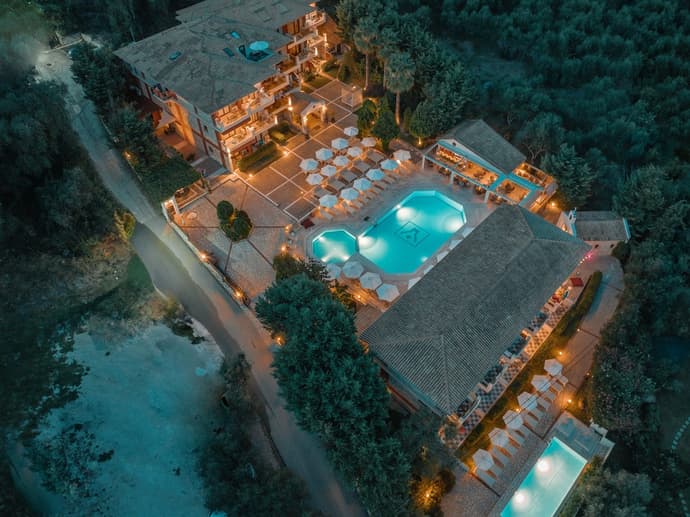 Dracos Hotel, Primary image