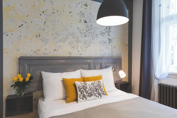 Miss Sophie's New Town, Primary image