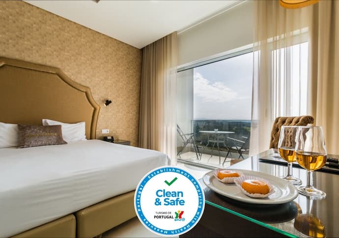 Lisotel, Primary image