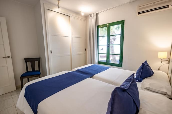 Caybeach Sun, Primary image