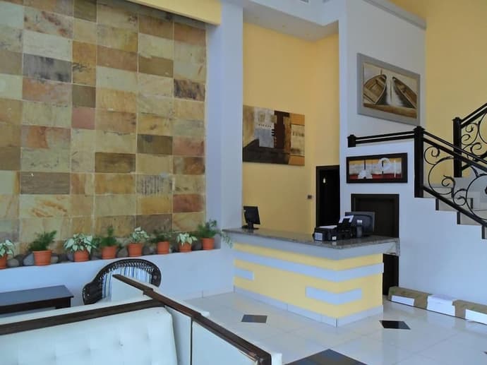 Hotel Italia, Primary image