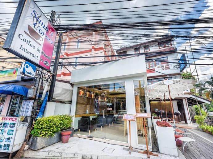 Sunset Mansion, Primary image