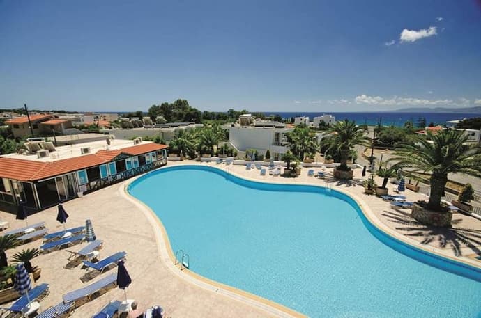 Coliseum Studios & Apartments, Primary image