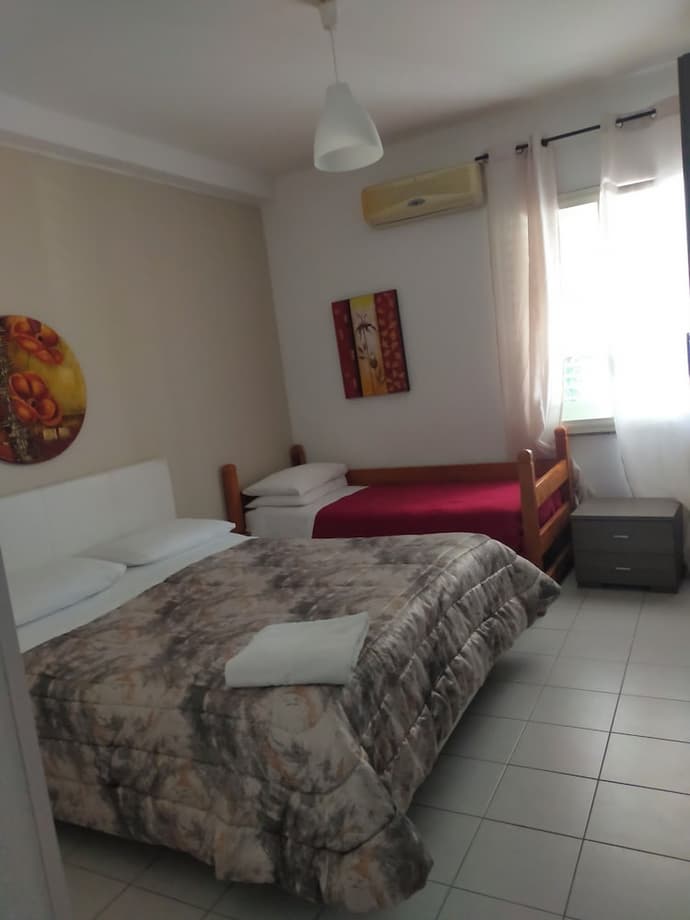 Hotel Company, Primary image