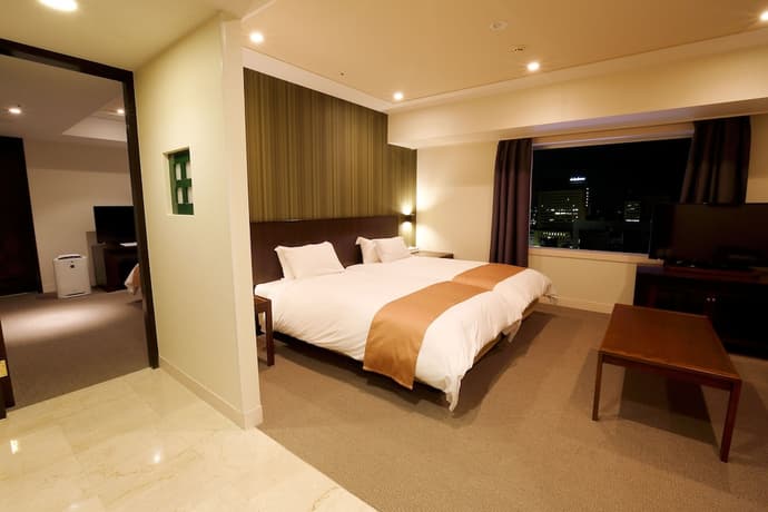 Keisei Hotel Miramare, Primary image