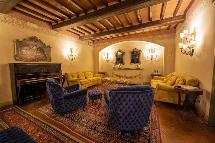 Hotel Boccaccio, Primary image