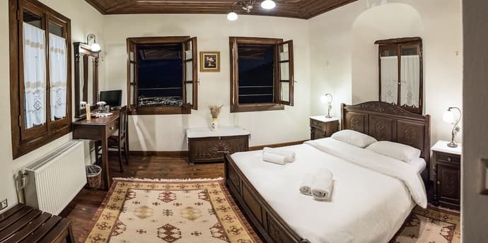 Archontiko Evilion, Primary image