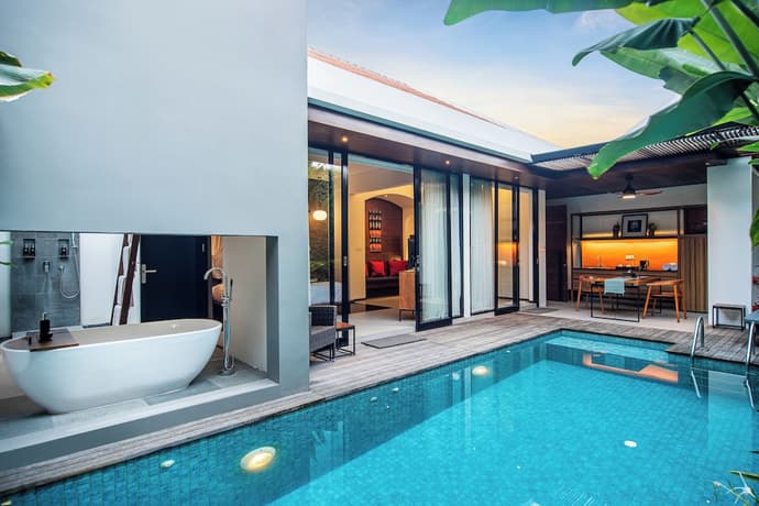 Abia Villa, Primary image