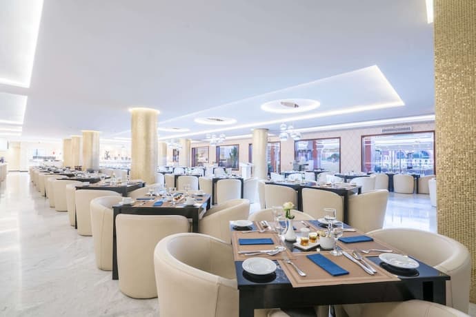 Savoy Le Grand Hotel, Primary image