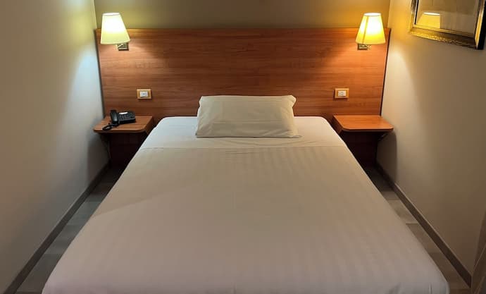 Re Lissone, Primary image