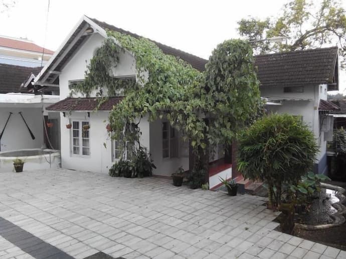 Fenn Hall, Primary image