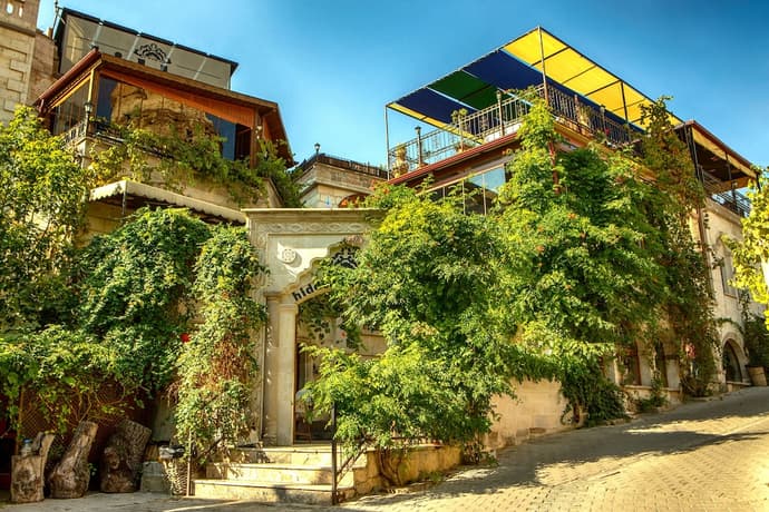 Hidden Cave, Primary image