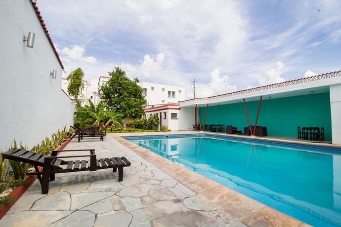 Hotel Colon, Primary image