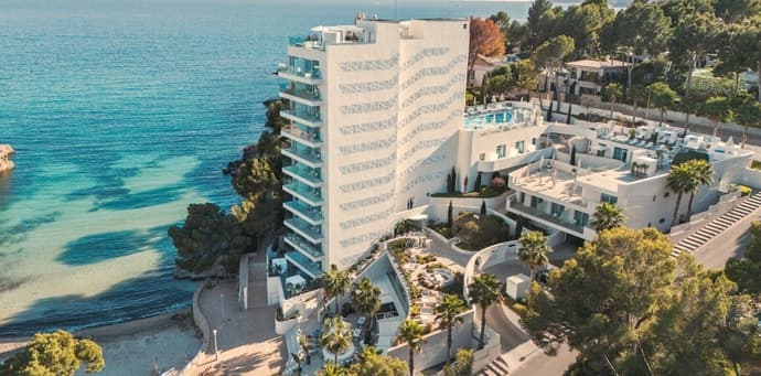 The Donna Portals, Primary image