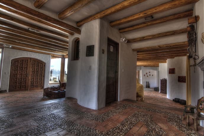 Hacienda Los Mortiños, Lobby