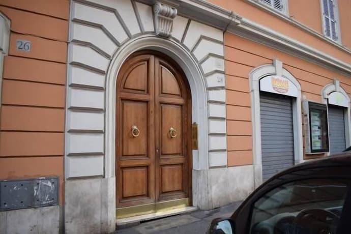 B&B Lost In Rome, Primary image