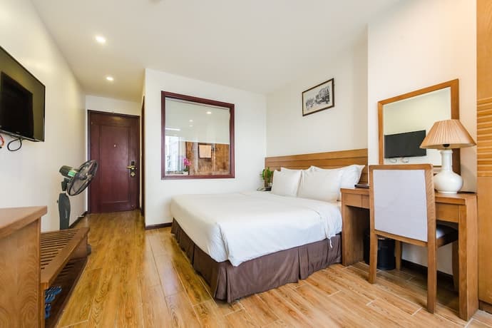 One Hotel, Primary image