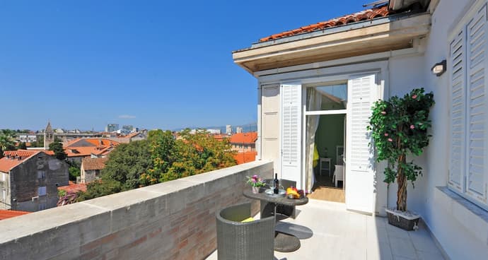 Nirvana Luxury Rooms, Primary image