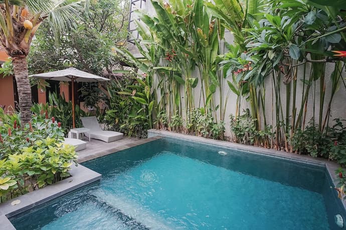 Dee Mansion, Primary image