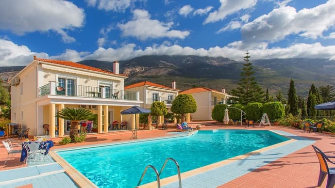 Garbis Villas, Primary image