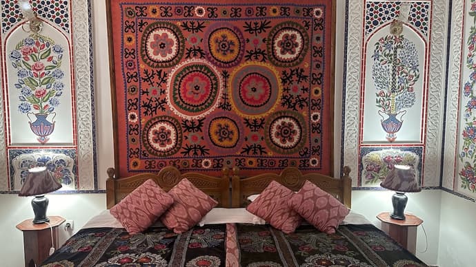 Minzifa Inn, Primary image