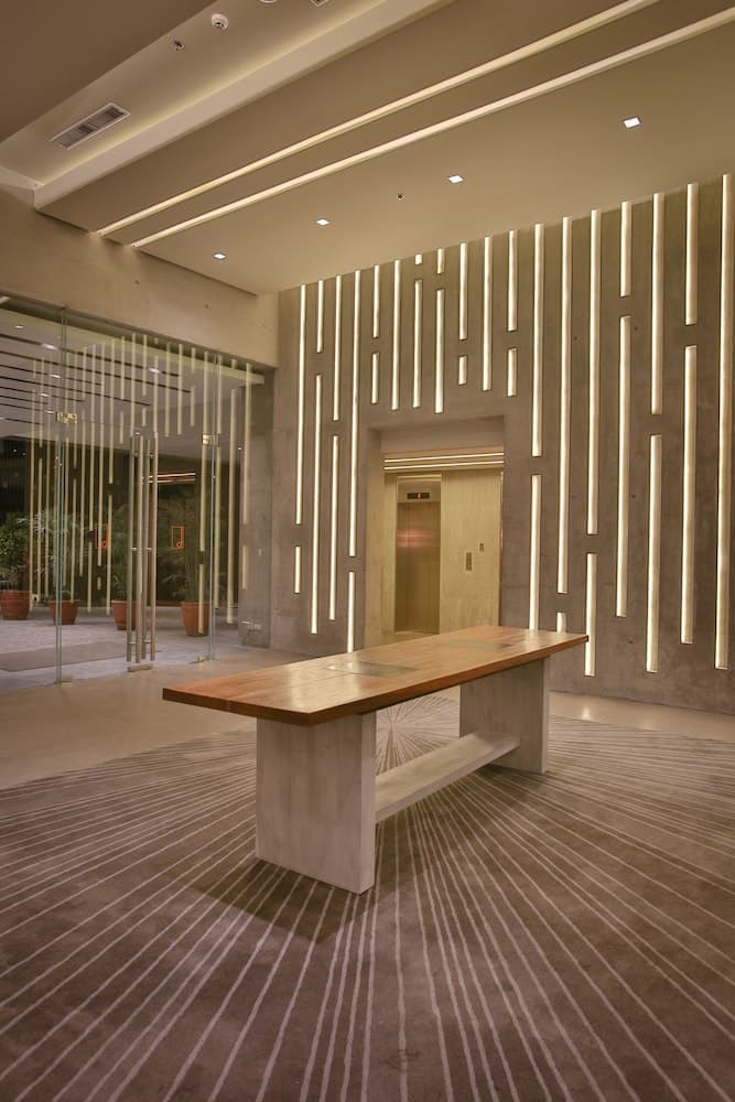 B Hotel Quezon City, Lobby