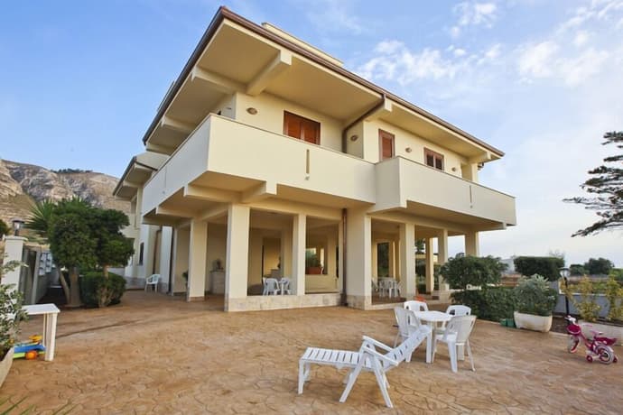 Erice Mare, Primary image