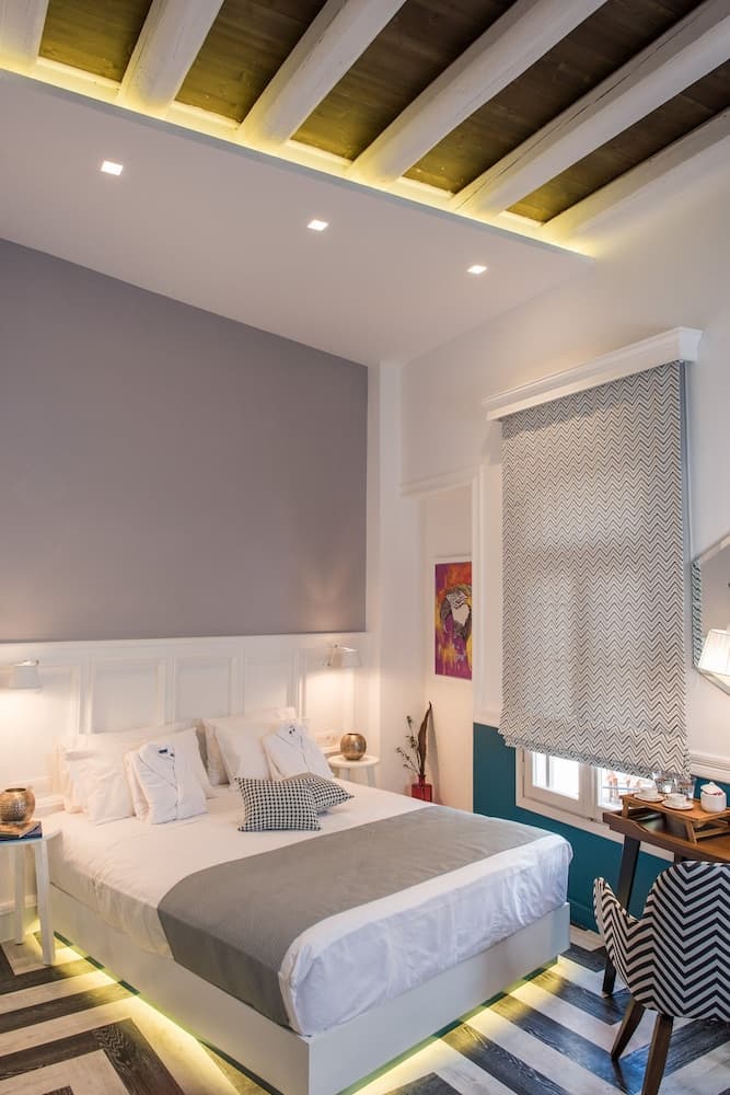 Elia Portou Due, Primary image