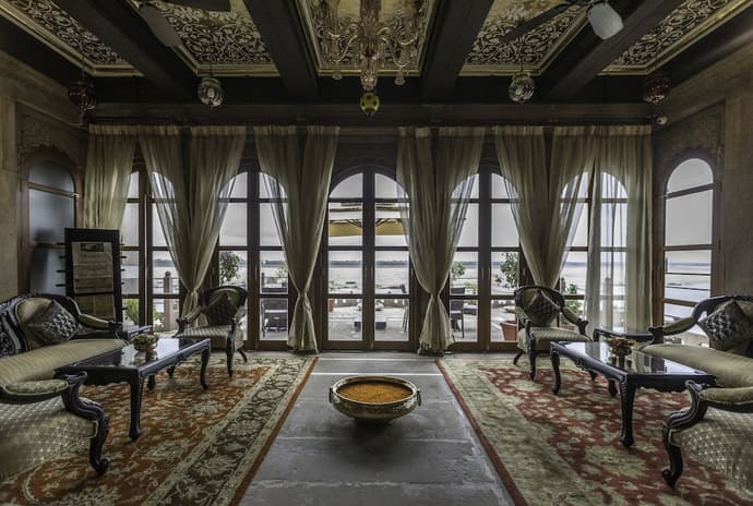 BrijRama Palace, Varanasi - By the Ganges, Interior entrance