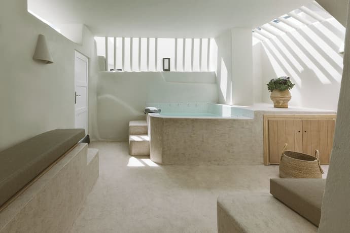 Blue Dolphins Apartments & Suites, Primary image