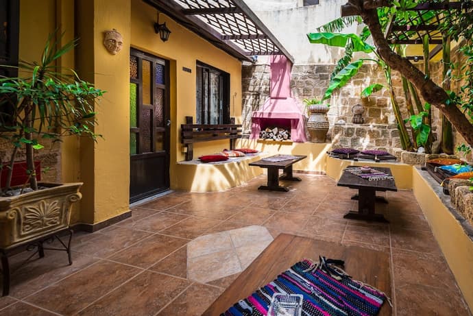 Spot Hotel, Primary image