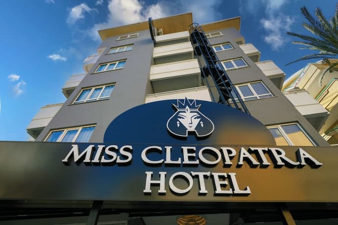 Miss Cleopatra Hotel, Primary image