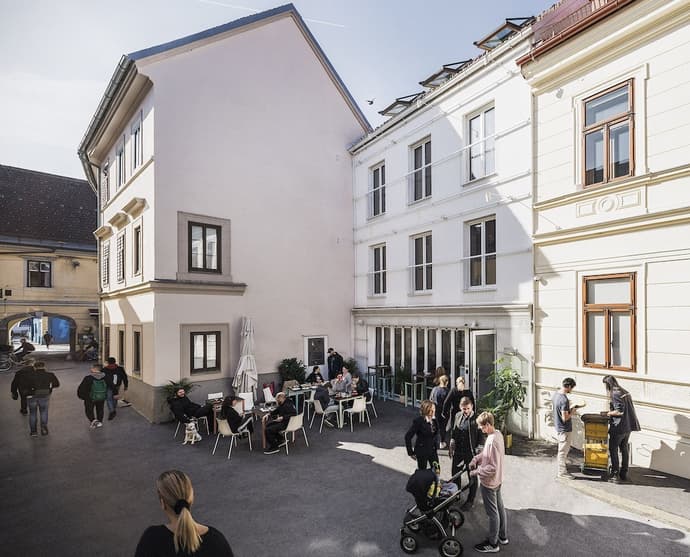 Hotel Art, Primary image