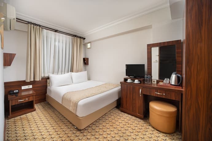 Elan Hotel, Primary image