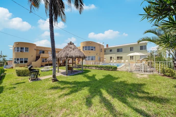 Hollywood Beach Seaside, Primary image