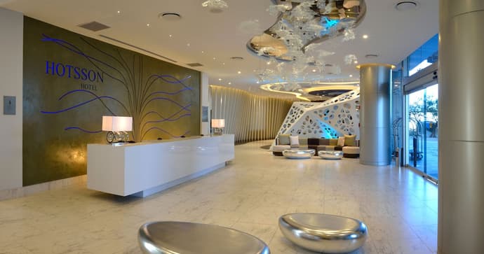 HS HOTSSON Hotel Silao, Reception