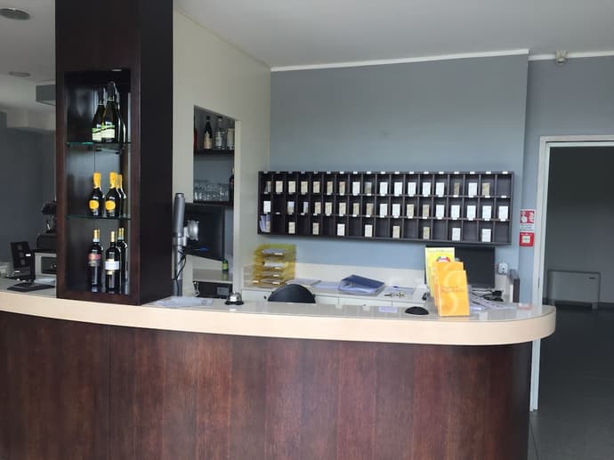 Hotel Motel Galaxy, Primary image