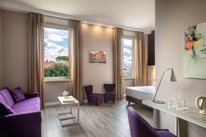 The Guardian Hotel, Primary image